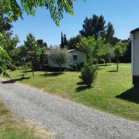 Camping La Commanderie Hotel *